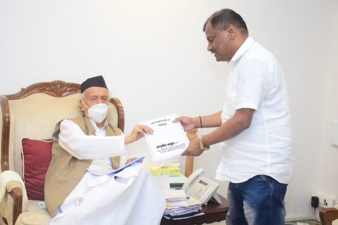 मा. राज्यपाल महोदयांना 'आत्मनिर्भर जागर' अहवाल सादर